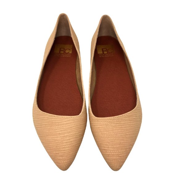 BC REBEL SLIP ON FLATS POINTED TOE ASYMMETRICAL VAMP NEUTRAL NUDE SIZE 7 NWT - Picture 2 of 16